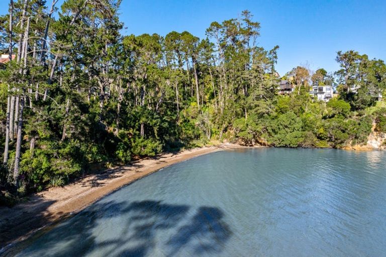 Photo of property in 14 Rosecamp Road, Beach Haven, Auckland, 0626