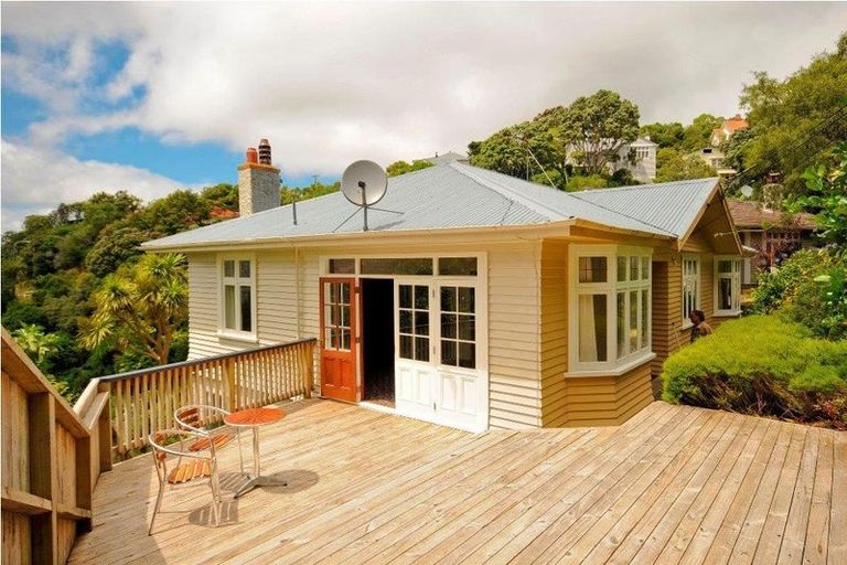Photo of property in 53 Raroa Road, Kelburn, Wellington, 6012