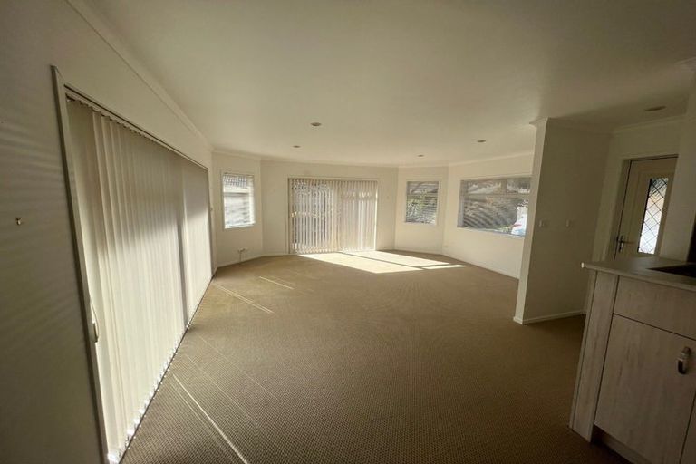 Photo of property in 4a Forest Glen, Orewa, 0931