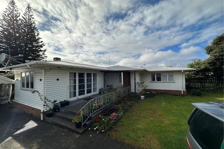 Photo of property in 105 Russell Road, Manurewa, Auckland, 2102