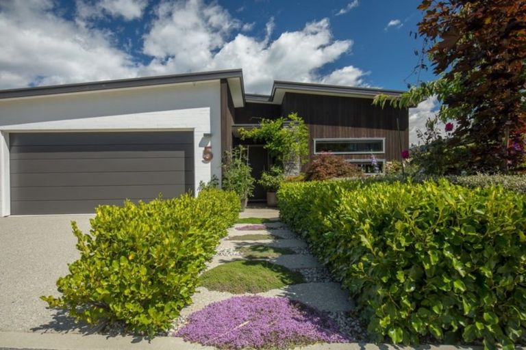 Photo of property in 5 Edgewood Place, Wanaka, 9305