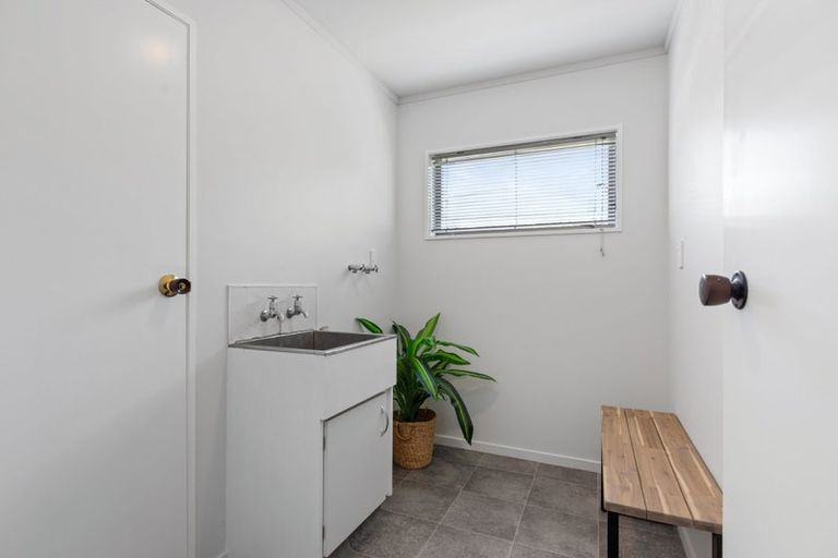 Photo of property in 12a Hastings Street, Te Puke, 3119
