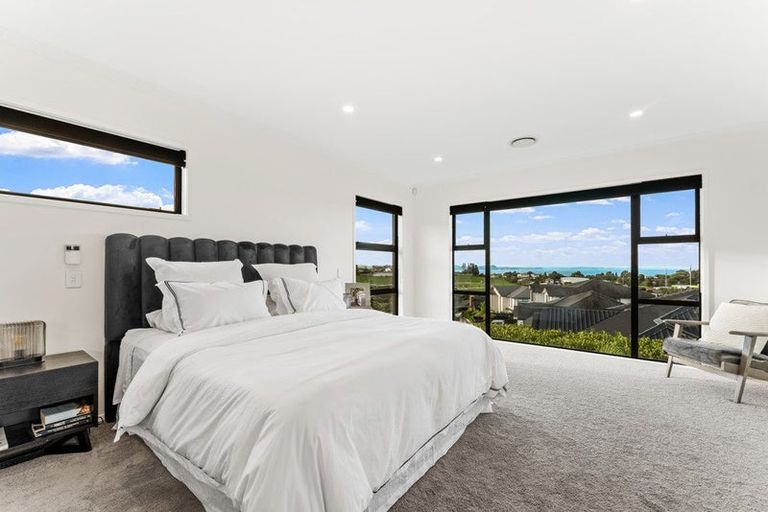 Photo of property in 20 Woodridge Drive, Stanmore Bay, Whangaparaoa, 0932