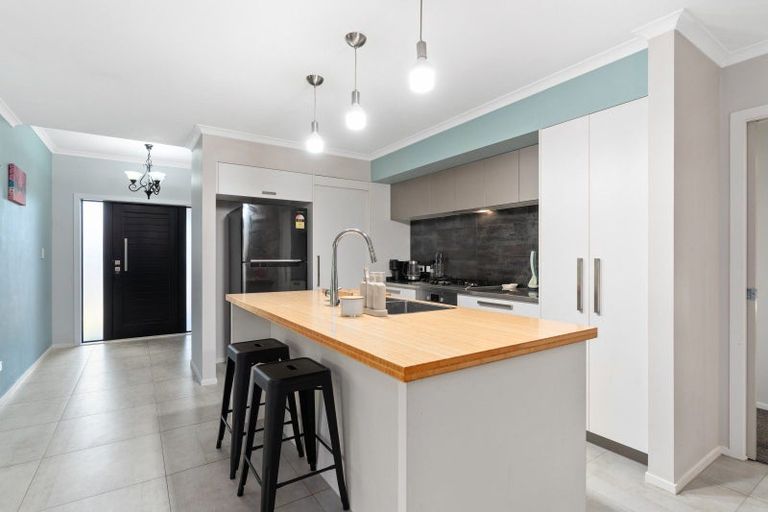 Photo of property in 74 Park Road, Carterton, 5713