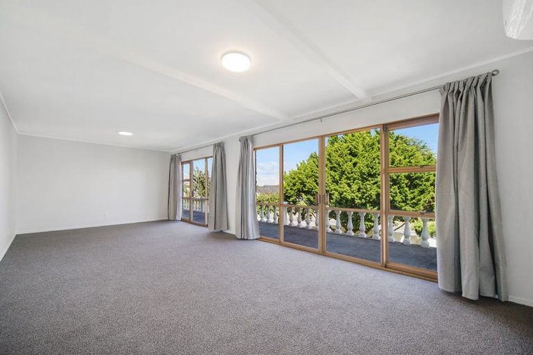 Photo of property in 2 Icarus Place, Half Moon Bay, Auckland, 2012