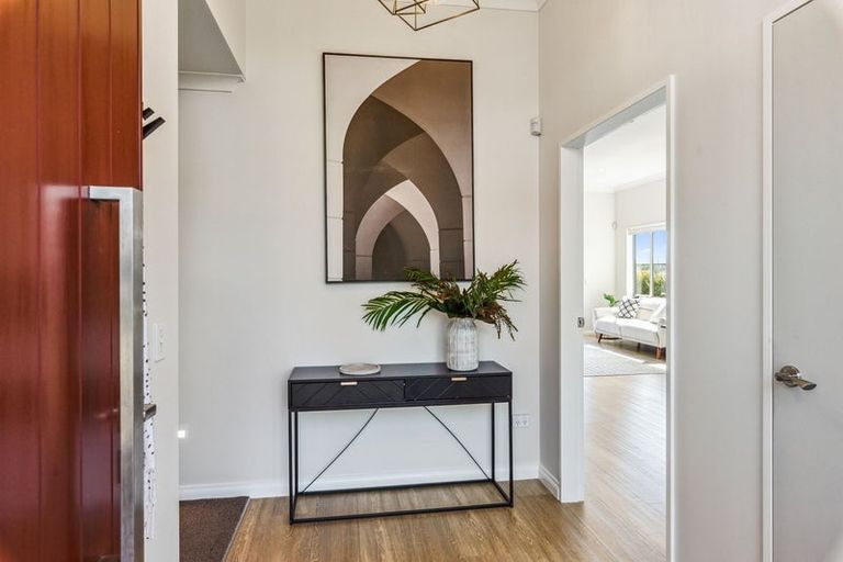 Photo of property in 11 Taranui Way, Paraparaumu Beach, Paraparaumu, 5032