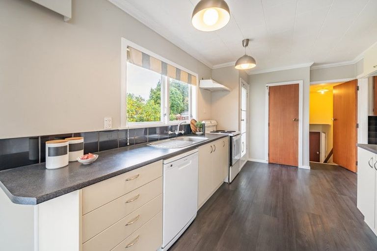 Photo of property in 8 Montana Road, Totara Park, Upper Hutt, 5018