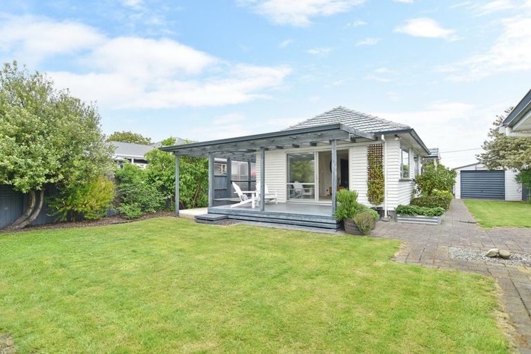 Photo of property in 42 Croziers Road, St Albans, Christchurch, 8052