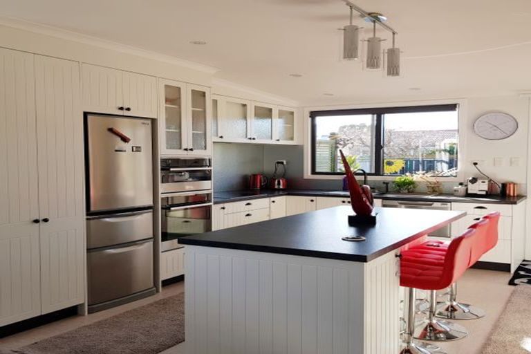 Photo of property in 17 Clinton Street, Fitzroy, New Plymouth, 4312