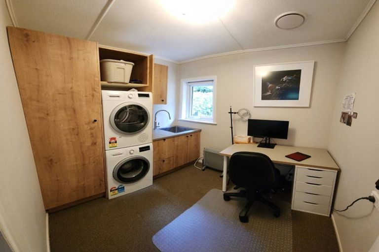 Photo of property in 23 Holmes Grove, Naenae, Lower Hutt, 5011