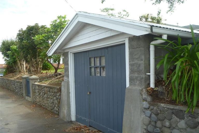 Photo of property in 70 Tukapa Street, Westown, New Plymouth, 4310