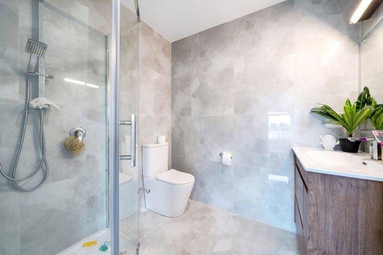 Photo of property in 6a Christmas Road, Manurewa, Auckland, 2102