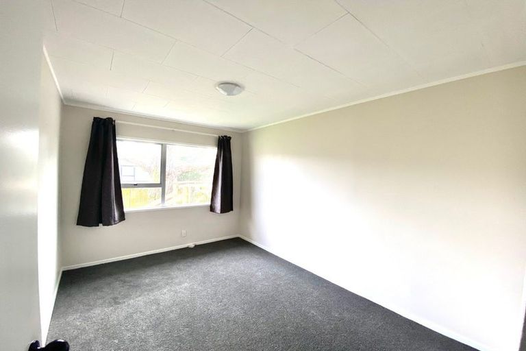 Photo of property in 3 Sabana Place, Unsworth Heights, Auckland, 0632