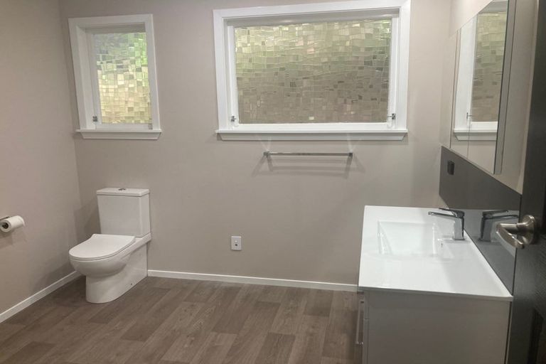 Photo of property in 38 August Street, Stokes Valley, Lower Hutt, 5019