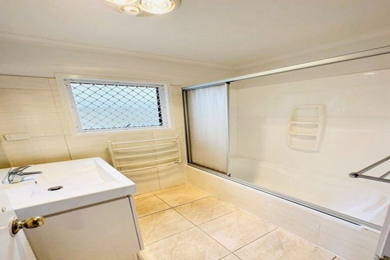 Photo of property in 2/191 Mokoia Road, Birkenhead, Auckland, 0626