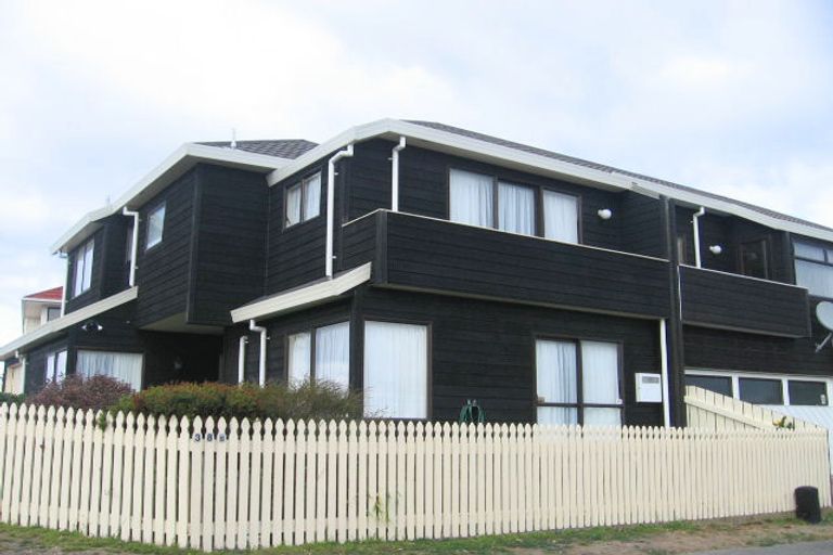 Photo of property in 38b Kaikoura Street, Maupuia, Wellington, 6022