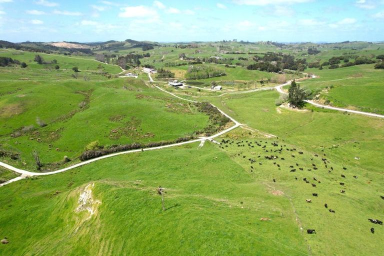 Photo of property in 153 Marohemo Road, Maungaturoto, 0587