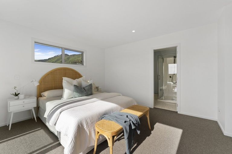 Photo of property in 18 Karearea Avenue, Waikanae, 5036