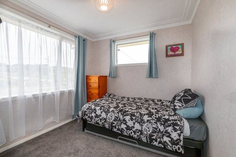 Photo of property in 68 Waldron Crescent, Green Island, Dunedin, 9018
