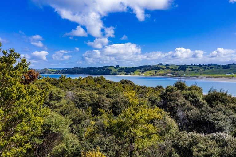 Photo of property in 239 Rangiora Road, Kaiwaka, 0573