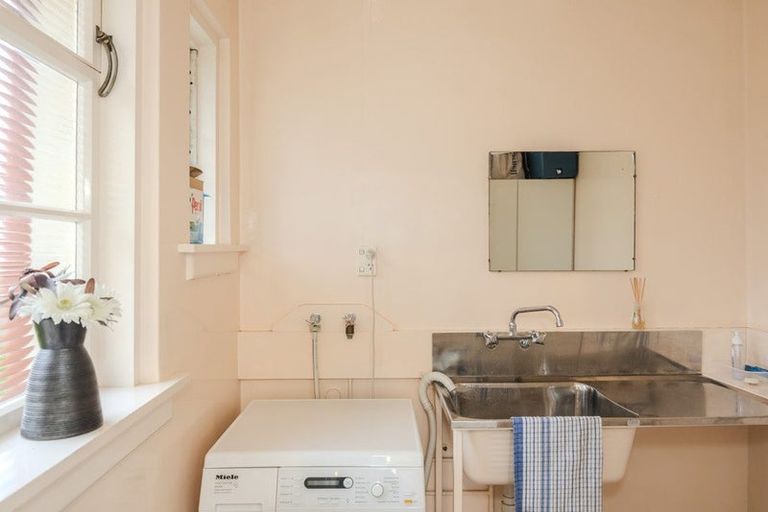 Photo of property in 10 Solway Street, Holmes Hill, Oamaru, 9401