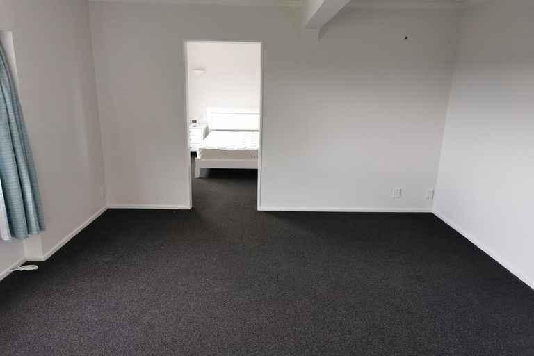 Photo of property in 15 Inverell Way, Seatoun, Wellington, 6022