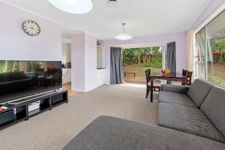 Photo of property in 2/21 Glamorgan Drive, Torbay, Auckland, 0630