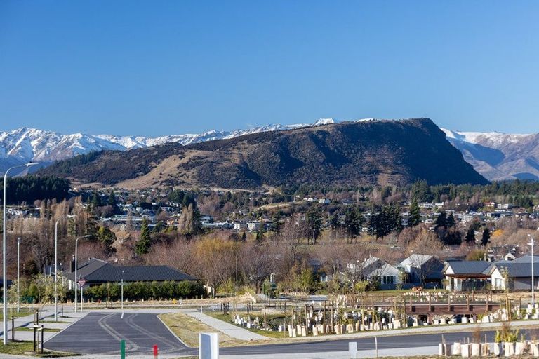 Photo of property in 15 Glenbrae Crescent, Wanaka, 9305