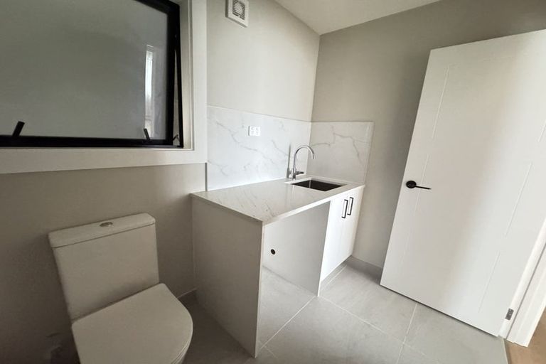 Photo of property in 42 Manu Place, Pinehill, Auckland, 0632