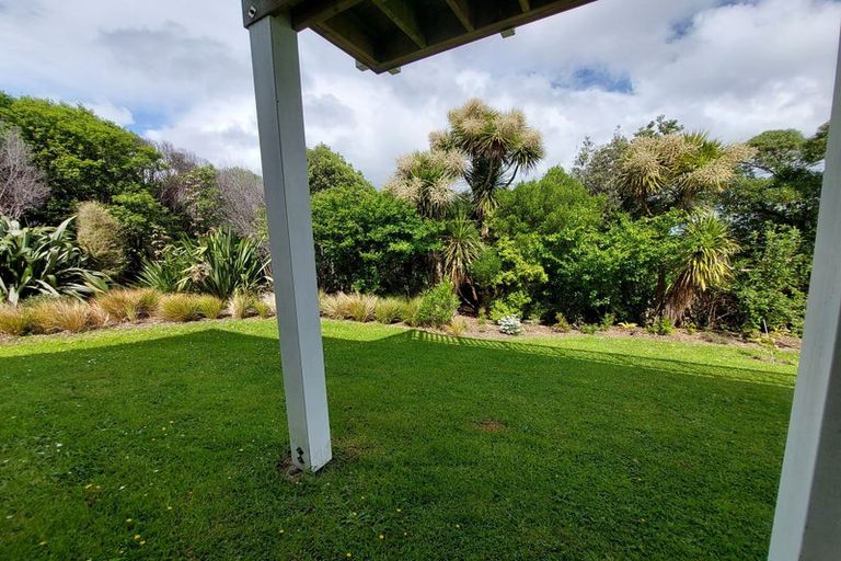 Photo of property in 10 Arahanga Grove, Maupuia, Wellington, 6022
