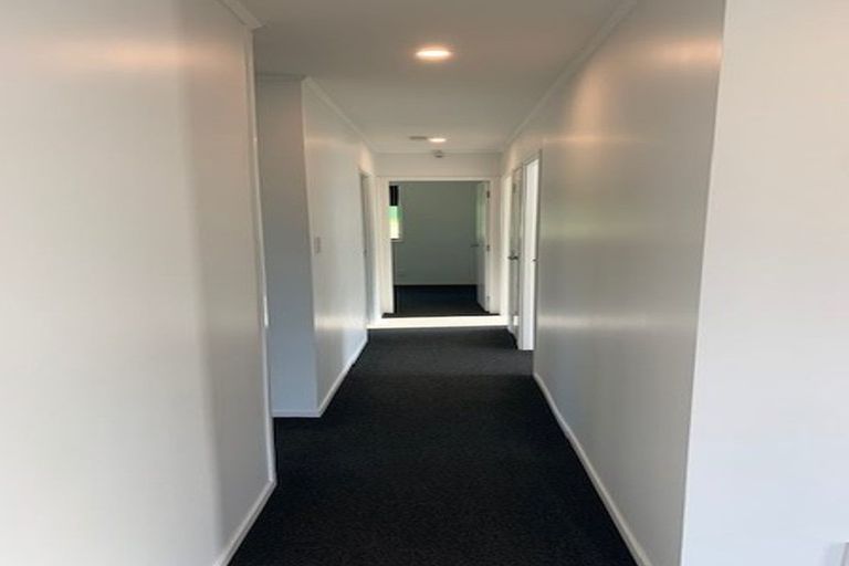 Photo of property in 13 Lendenfeld Drive, Papatoetoe, Auckland, 2025