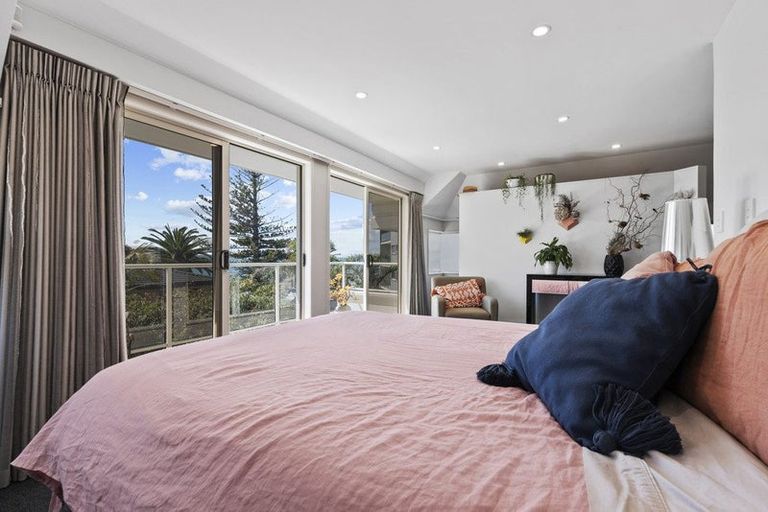 Photo of property in 5a Craig Road, Milford, Auckland, 0620