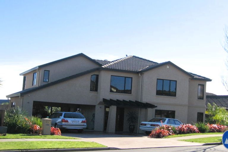 Photo of property in 43 John Brooke Crescent, East Tamaki Heights, Auckland, 2016