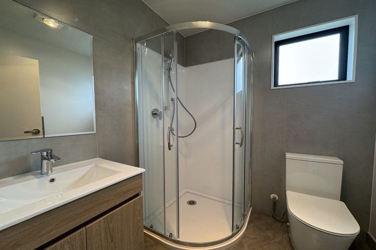 Photo of property in 1/35 Crawford Avenue, Mangere Bridge, Auckland, 2022