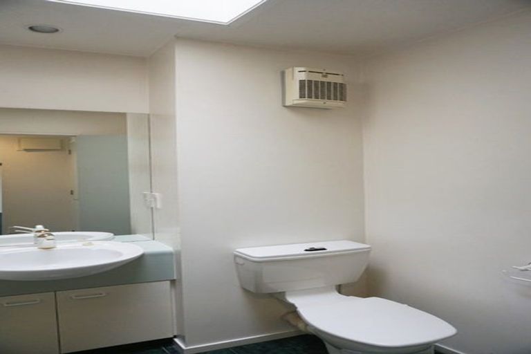 Photo of property in St James Courts, 5/77 Gloucester Street, Christchurch Central, Christchurch, 8013