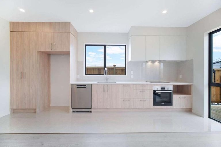 Photo of property in 12 Kaapehu Street, Karaka, 2578