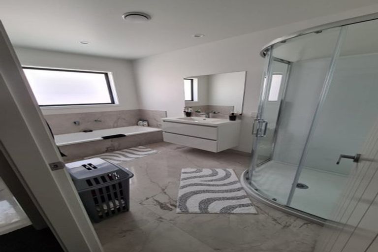 Photo of property in 10 Bridford Way, Paraparaumu, 5032