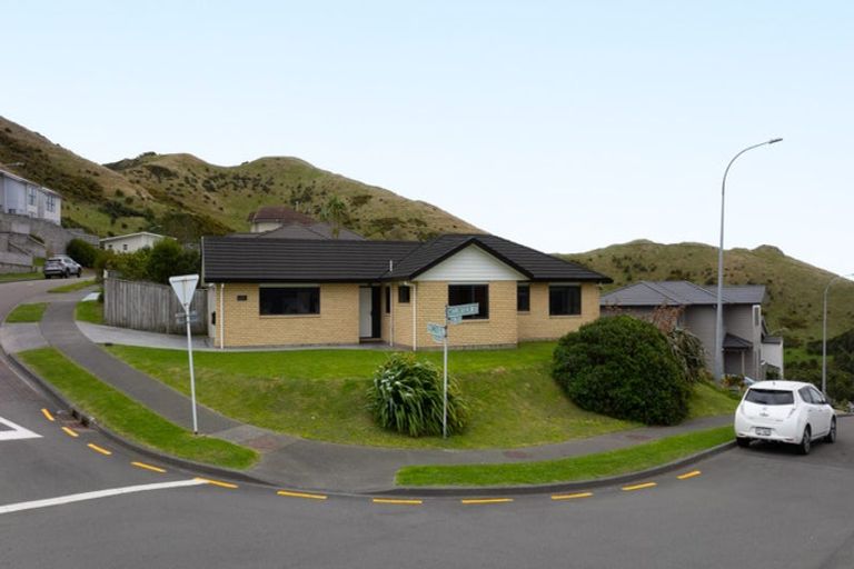 Photo of property in 2 Comber Place, Johnsonville, Wellington, 6037