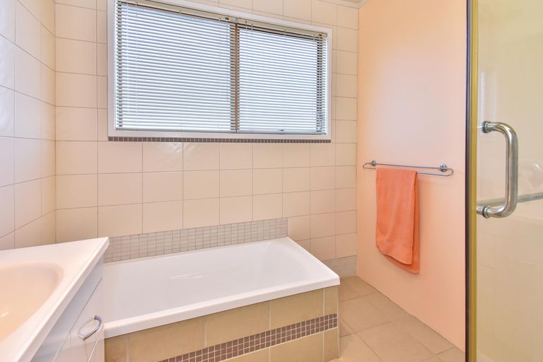 Photo of property in 55 Catkin Crescent, Papatoetoe, Auckland, 2025