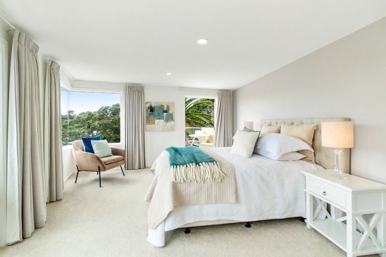 Photo of property in 22 Tiri Road, Milford, Auckland, 0620