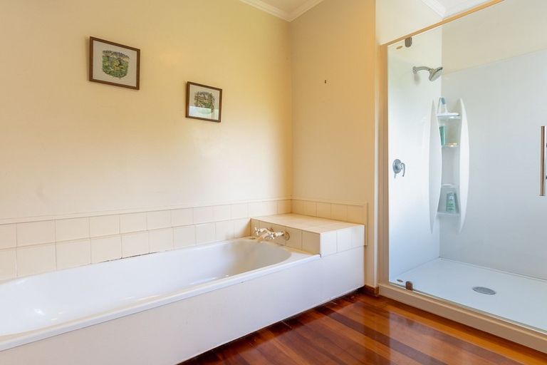 Photo of property in 8 Kohekohe Road, Waikanae, 5036