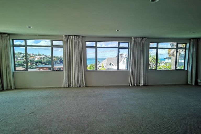 Photo of property in 20 Bournemouth Terrace, Murrays Bay, Auckland, 0630