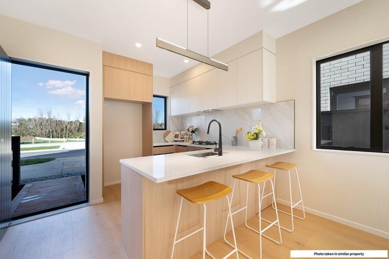 Photo of property in 15 Octans Road, Westgate, 0814