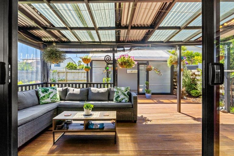 Photo of property in 12 Downer Street, Helensville, 0800