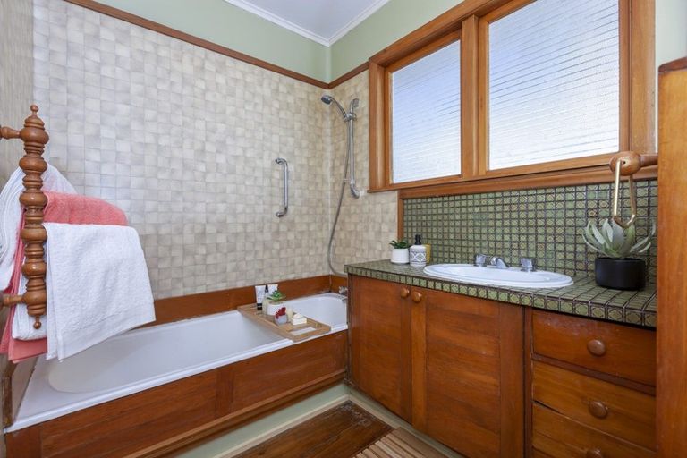 Photo of property in 7 Glen Road, Raumati South, Paraparaumu, 5032