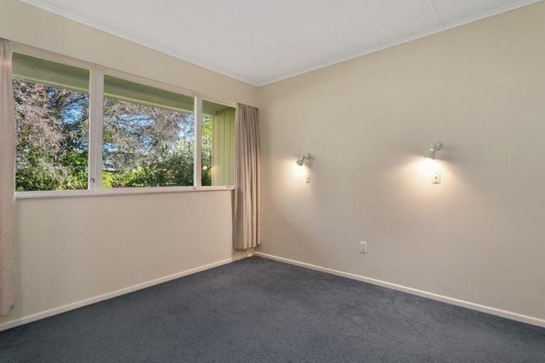 Photo of property in 17a Kereru Street, Henderson, Auckland, 0612