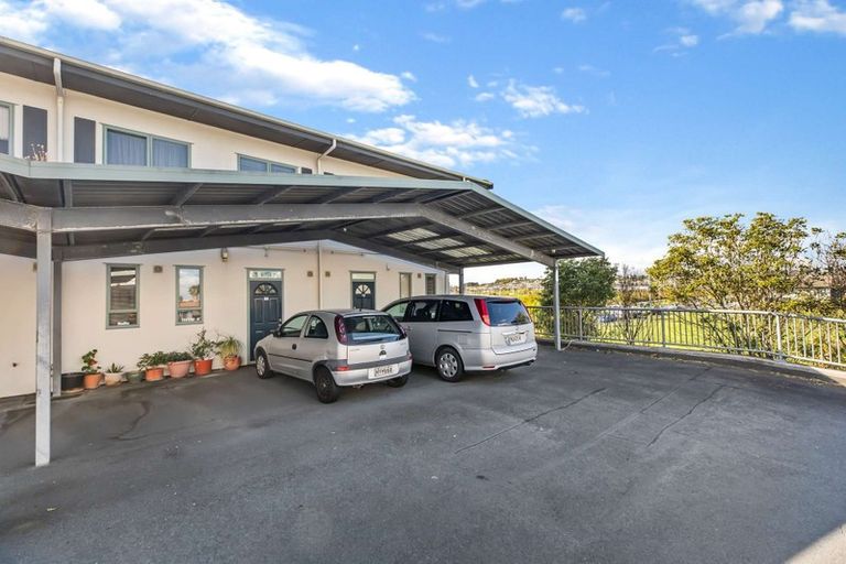 Photo of property in 2/150 Chapel Road, Flat Bush, Auckland, 2019