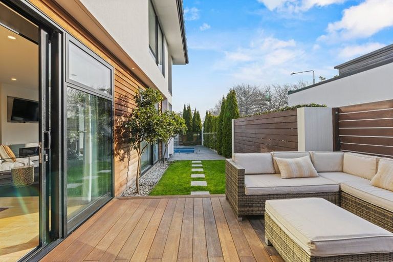 Photo of property in 62 Straven Road, Fendalton, Christchurch, 8014