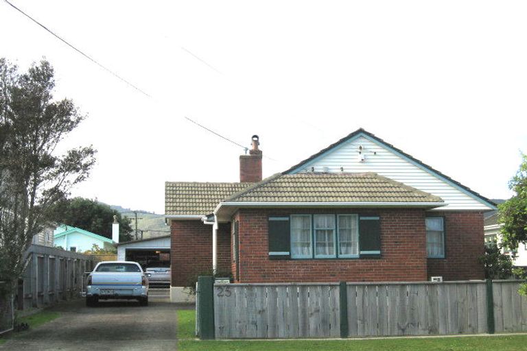 Photo of property in 25 Saint James Avenue, Boulcott, Lower Hutt, 5011
