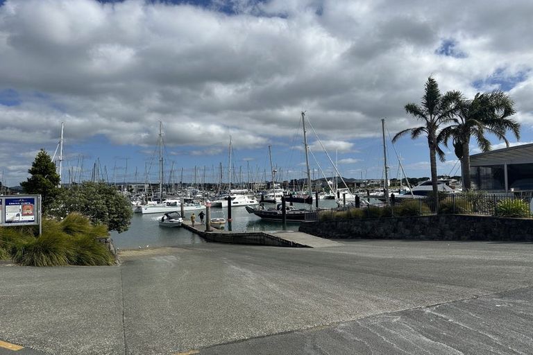 Photo of property in 129 One Tree Point Road, One Tree Point, 0118